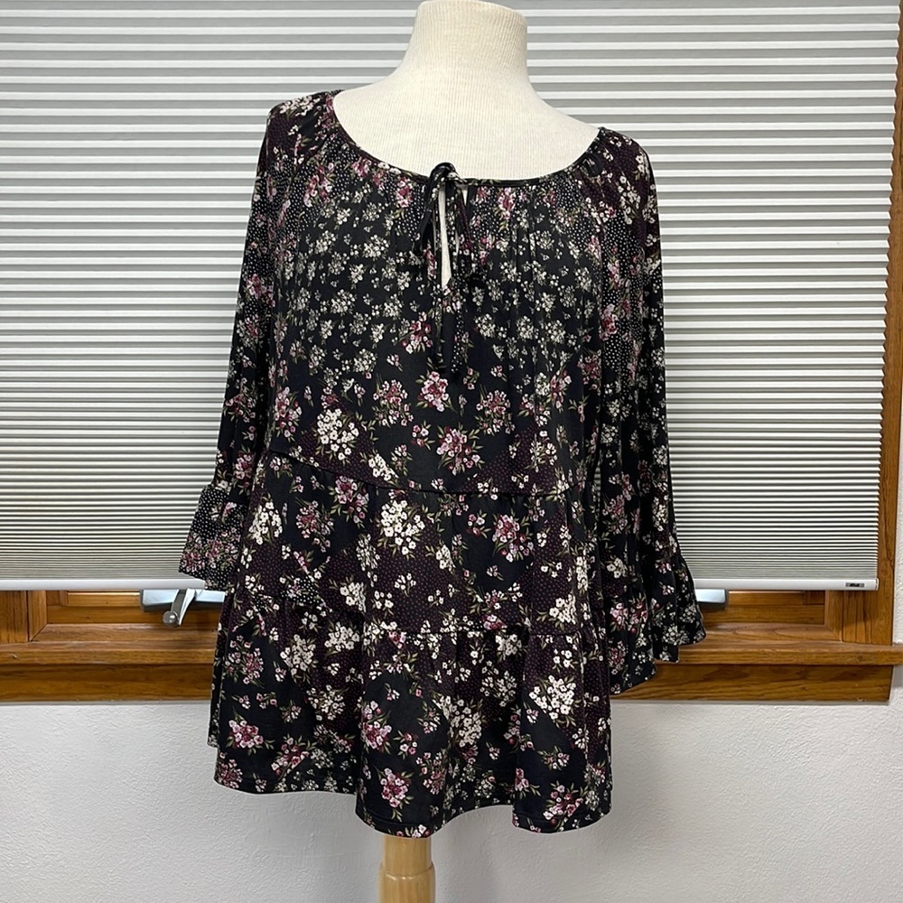 Floral & Ivy NWT Black and Pink Floral Babydoll Top Size Medium